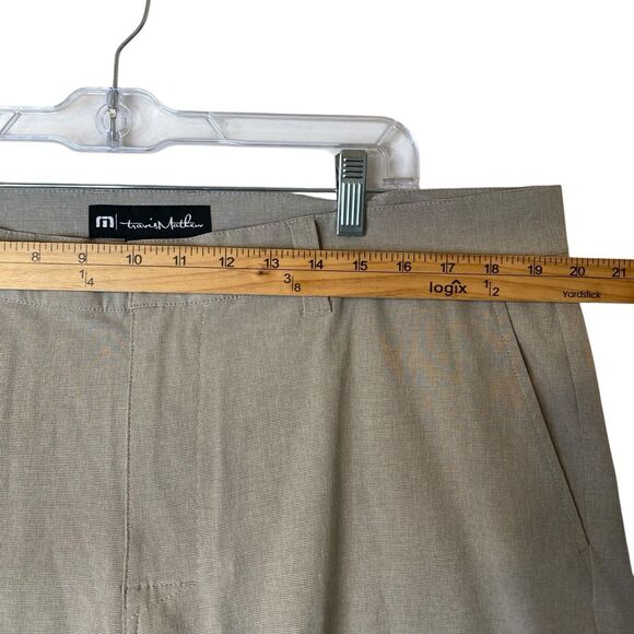 Travis Matthew Men's Shorts Size 38 Inseam 10" Flat Front Golf Performance - Picture 2 of 7